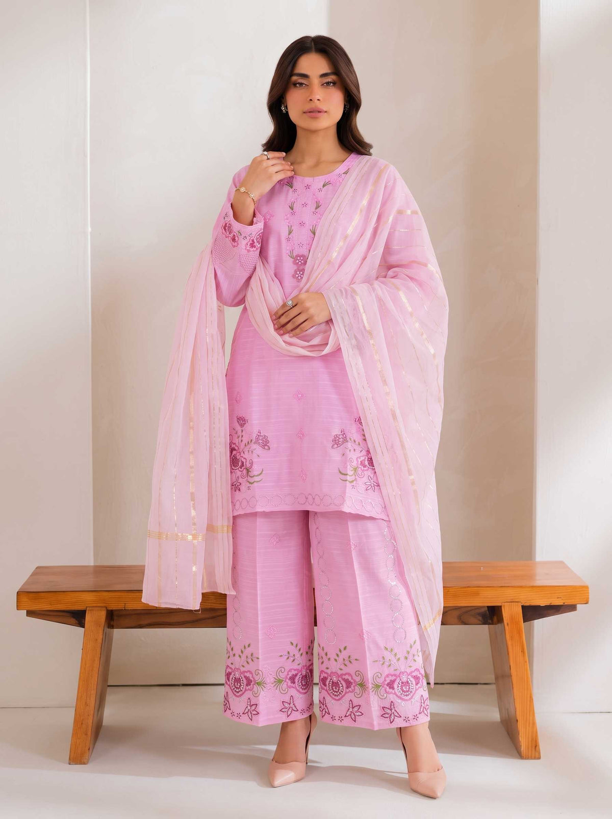 EMBROIDERY THREAD BORING CUTWORK DAMAN COLLECTION