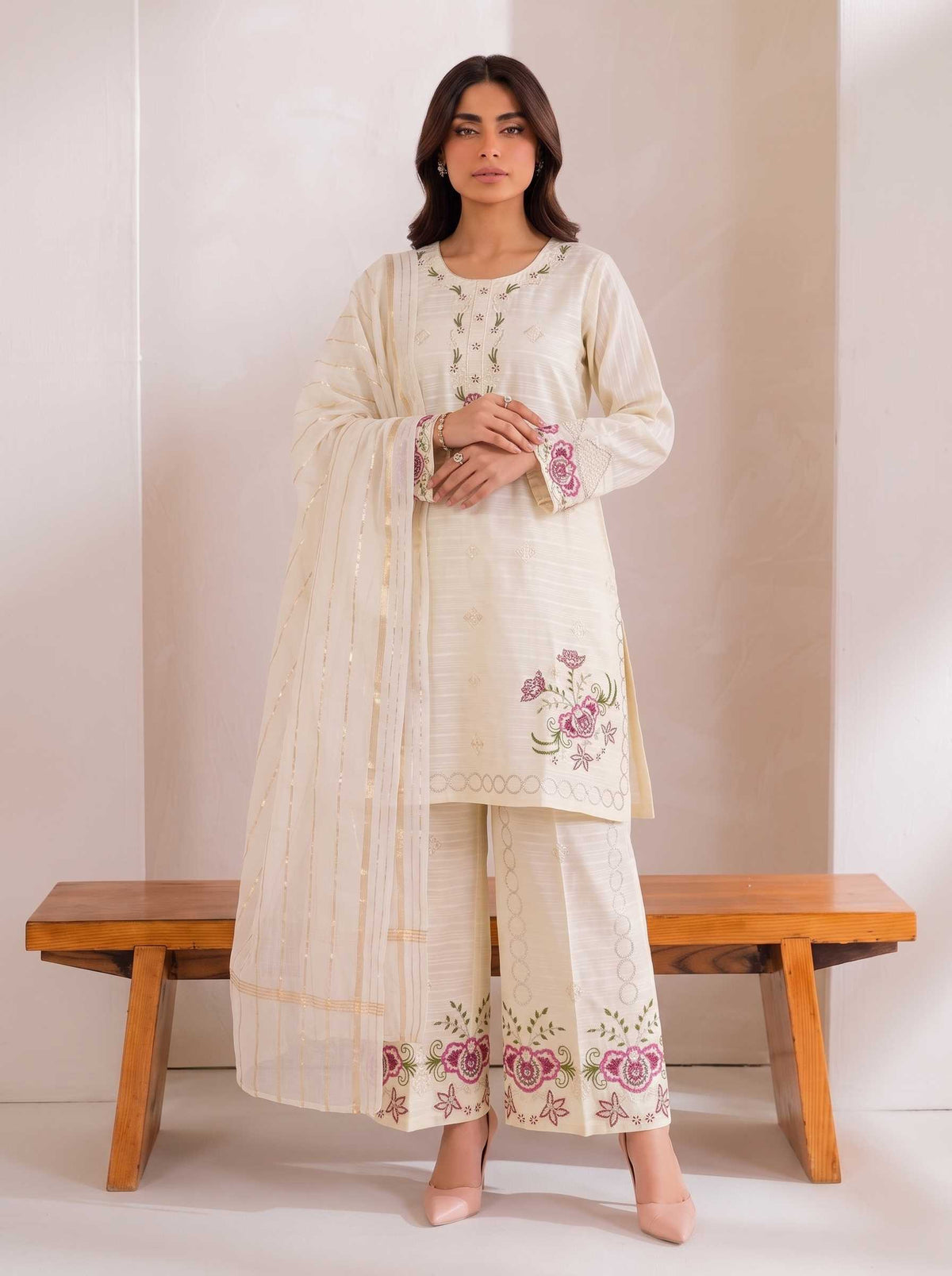 FULLY EMBROIDERY THREAD BORING CUTWORK