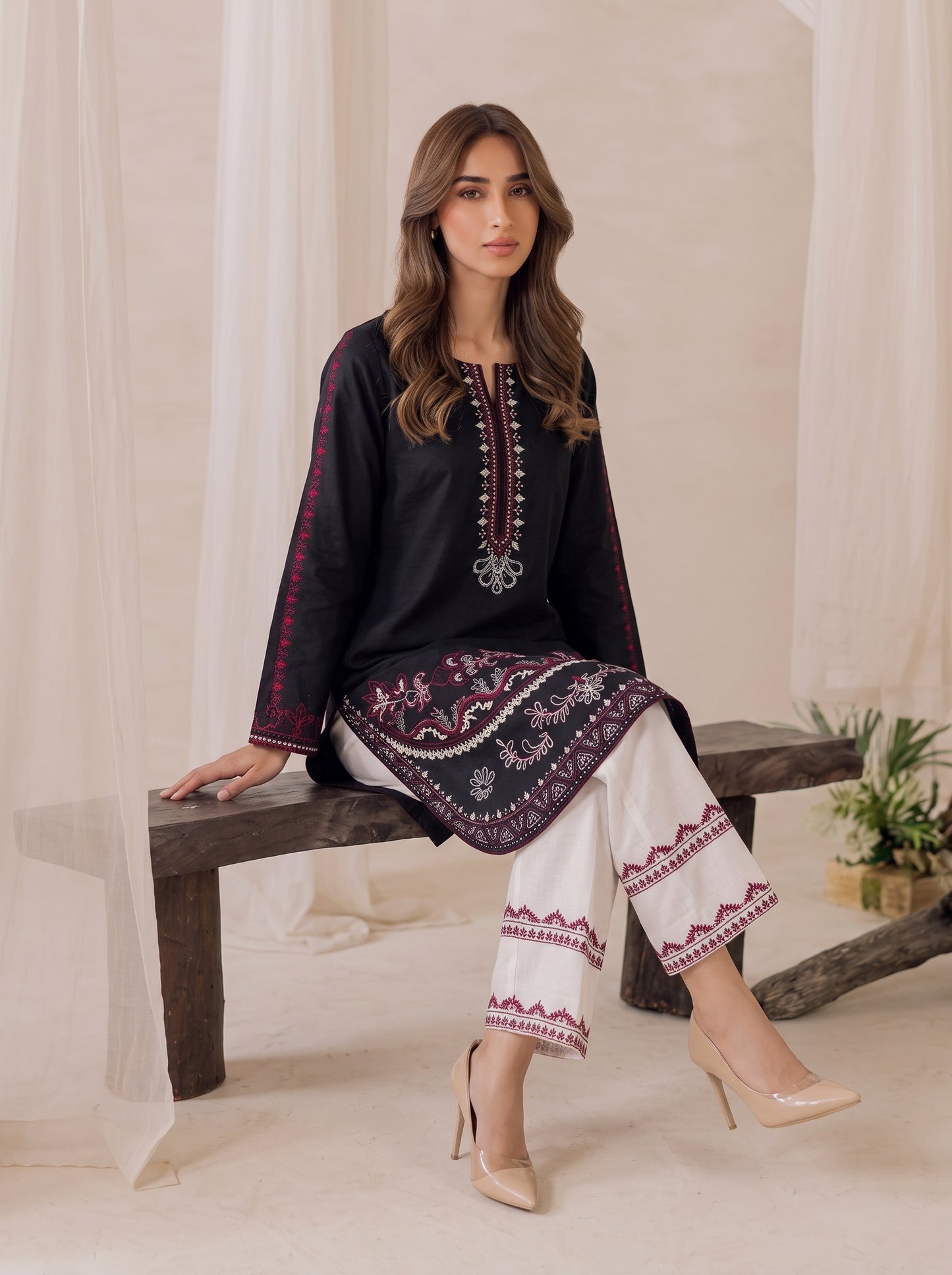 EMBROIDERY ROUND DAMAN KURTI WITH EMBROIDERY FLAPPER CO-ORD 2 PC SET✨