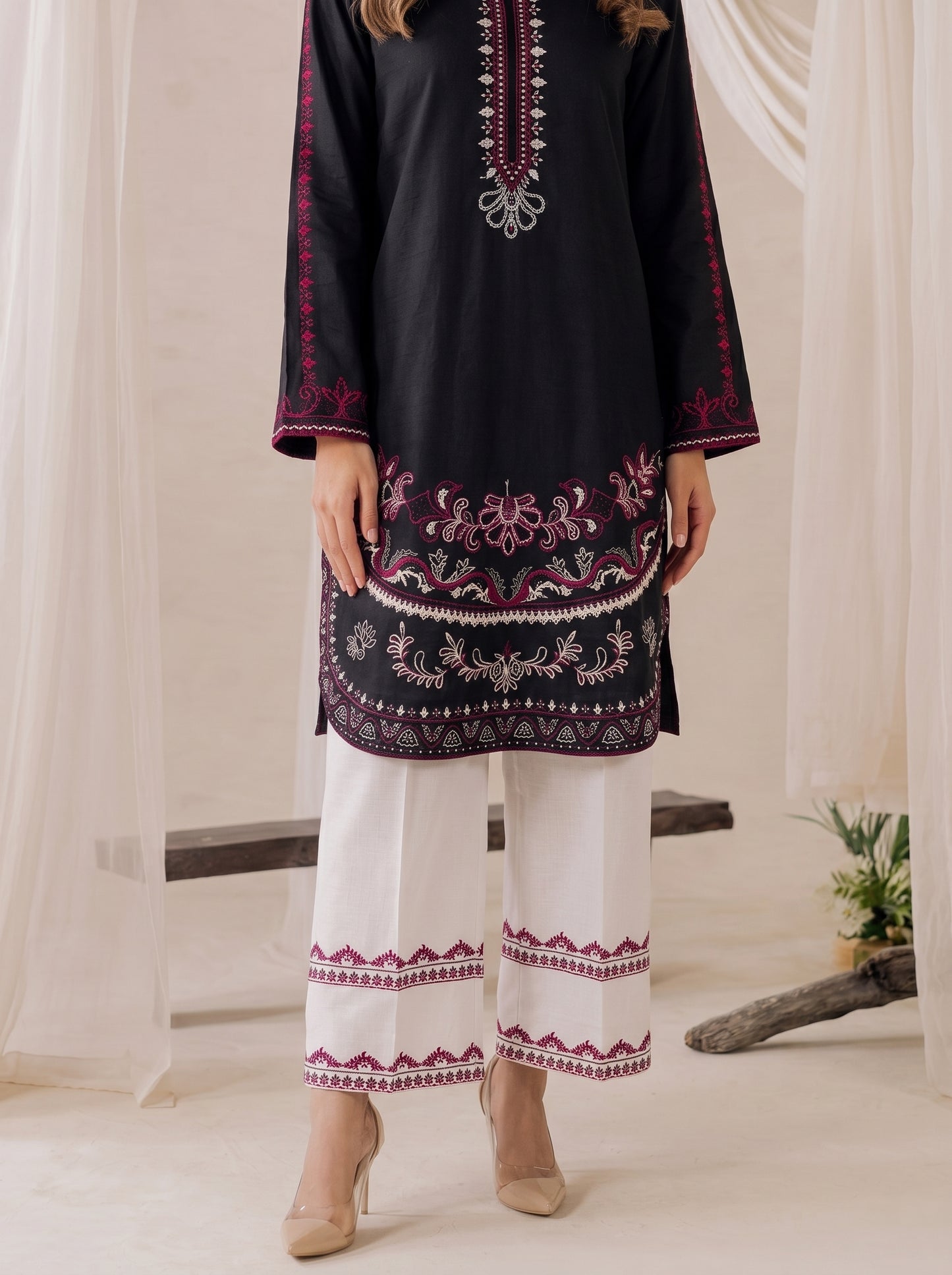 EMBROIDERY ROUND DAMAN KURTI WITH EMBROIDERY FLAPPER CO-ORD 2 PC SET✨