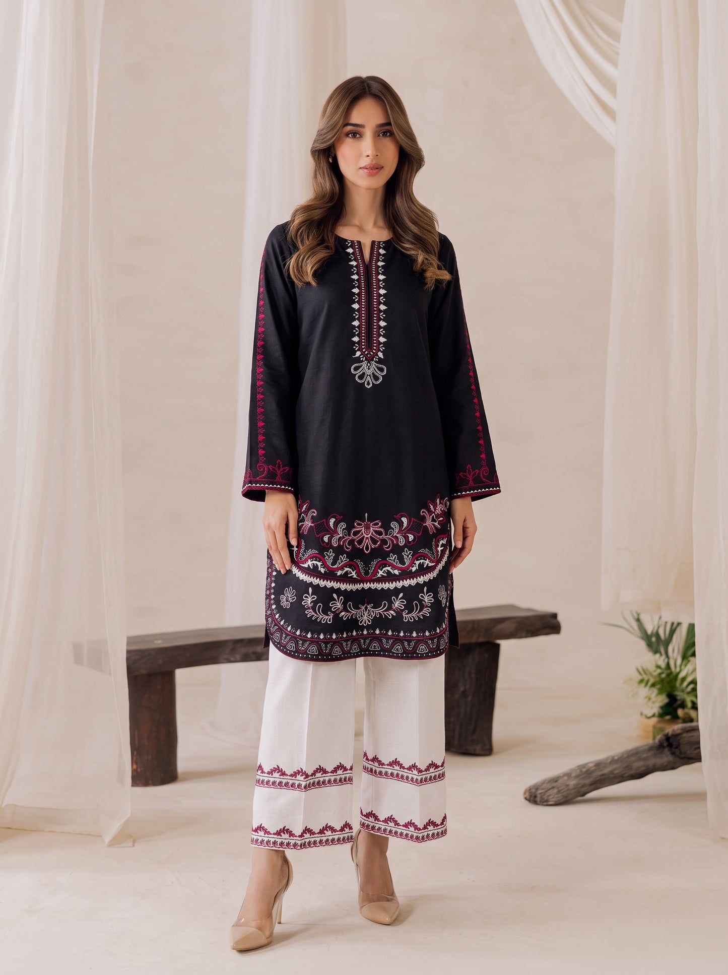 EMBROIDERY ROUND DAMAN KURTI WITH EMBROIDERY FLAPPER CO-ORD 2 PC SET✨