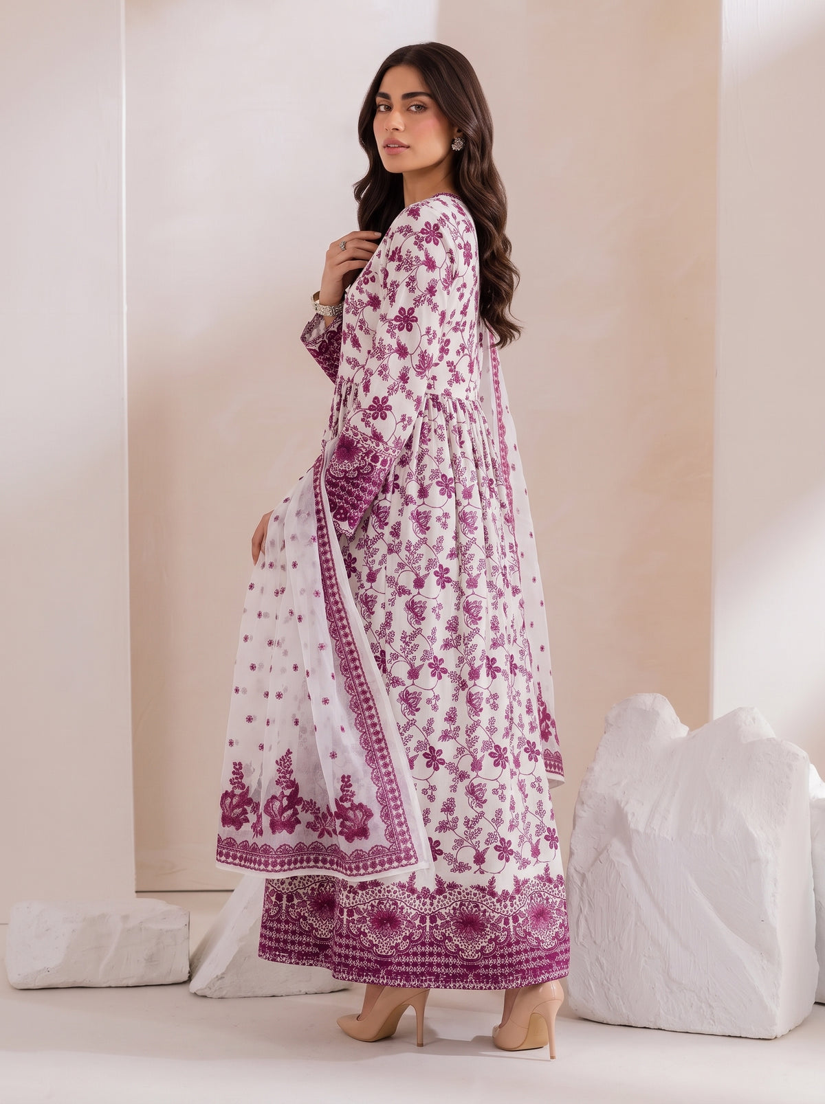 Hania Amir Inspired Printed 3 Piece Maxi Suit.