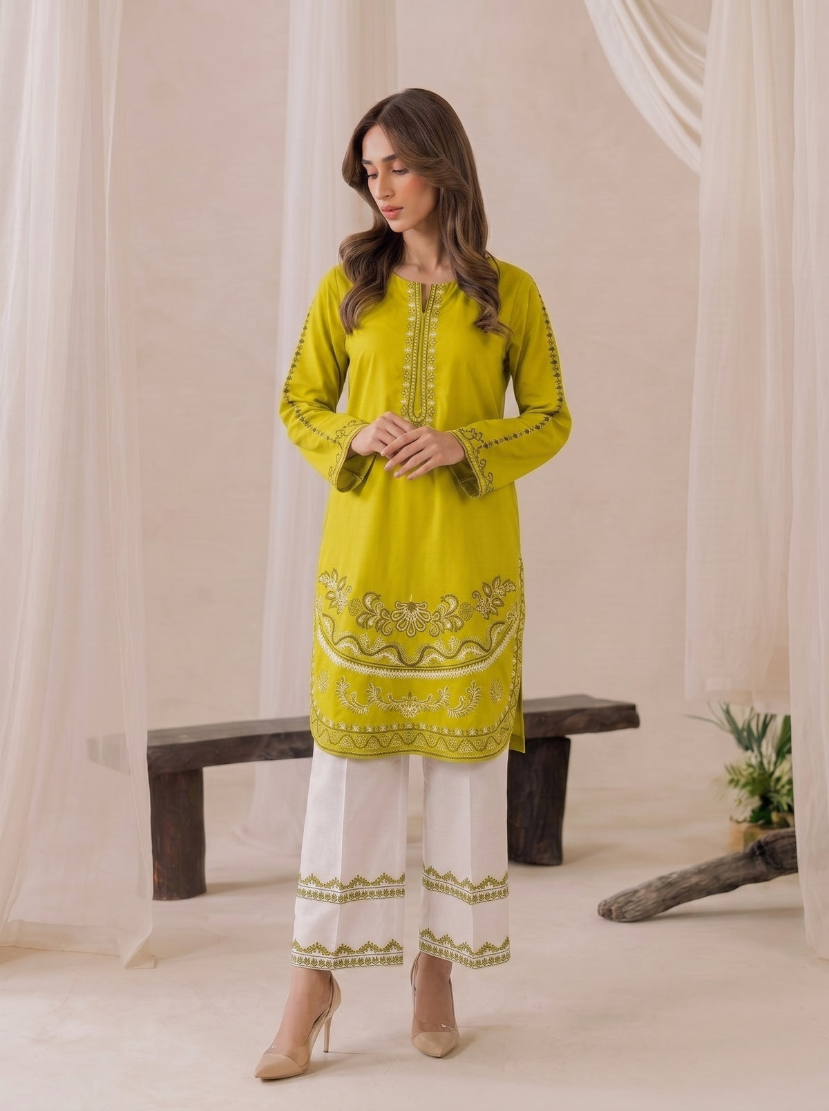 EMBROIDERY ROUND DAMAN KURTI WITH EMBROIDERY FLAPPER CO-ORD 2 PC SET✨